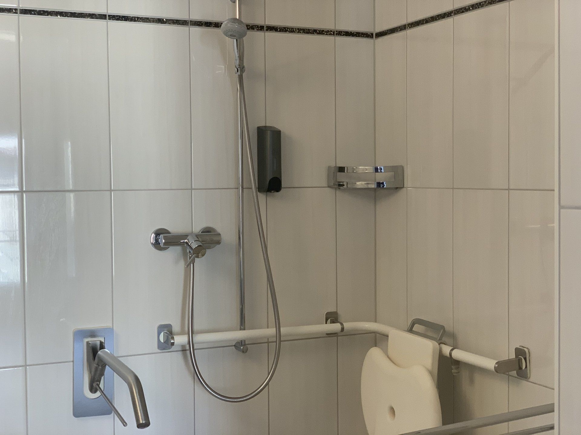 Zimmer mit eingeschränkter Mobilität - Badezimmer