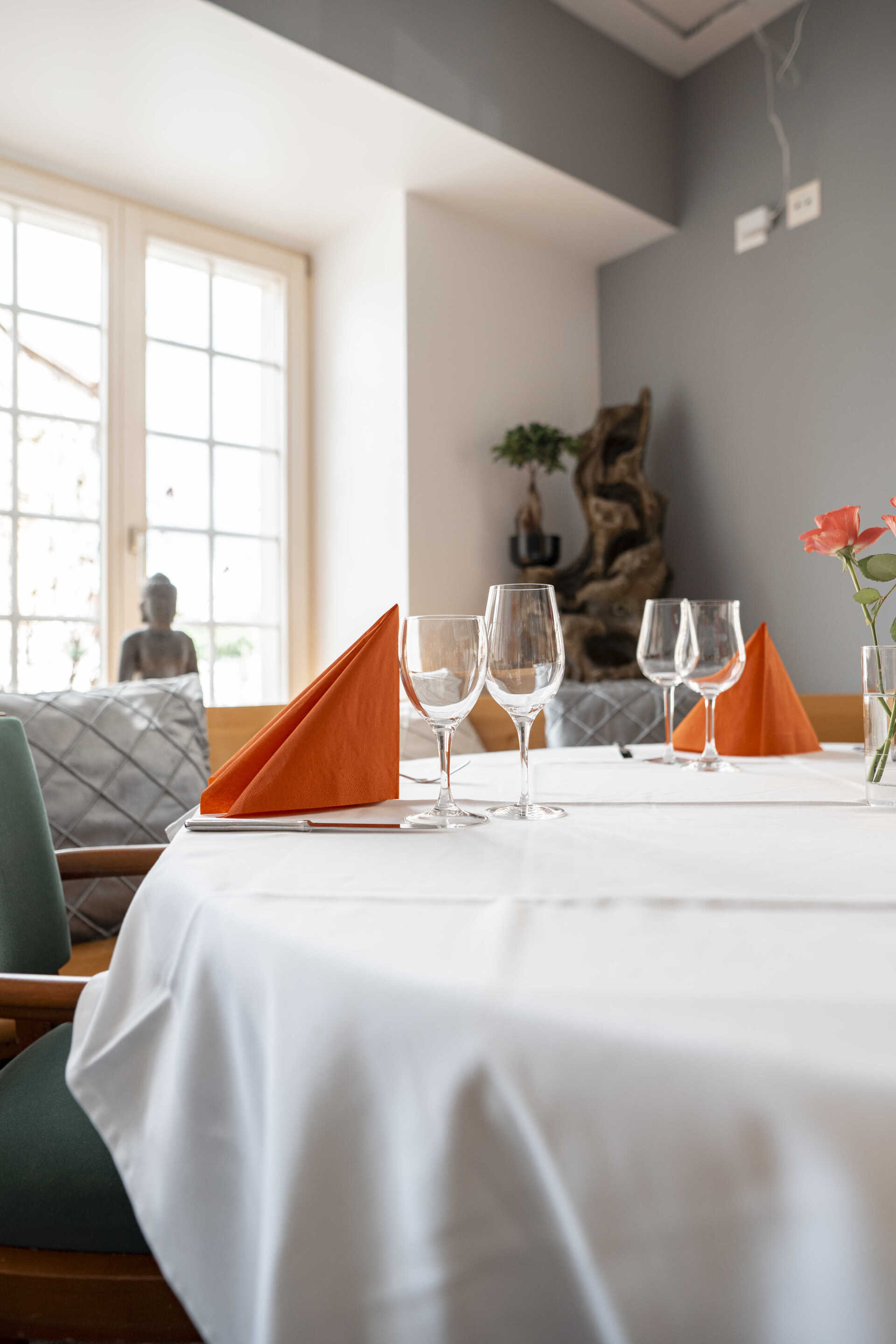 Table de restaurant dressée