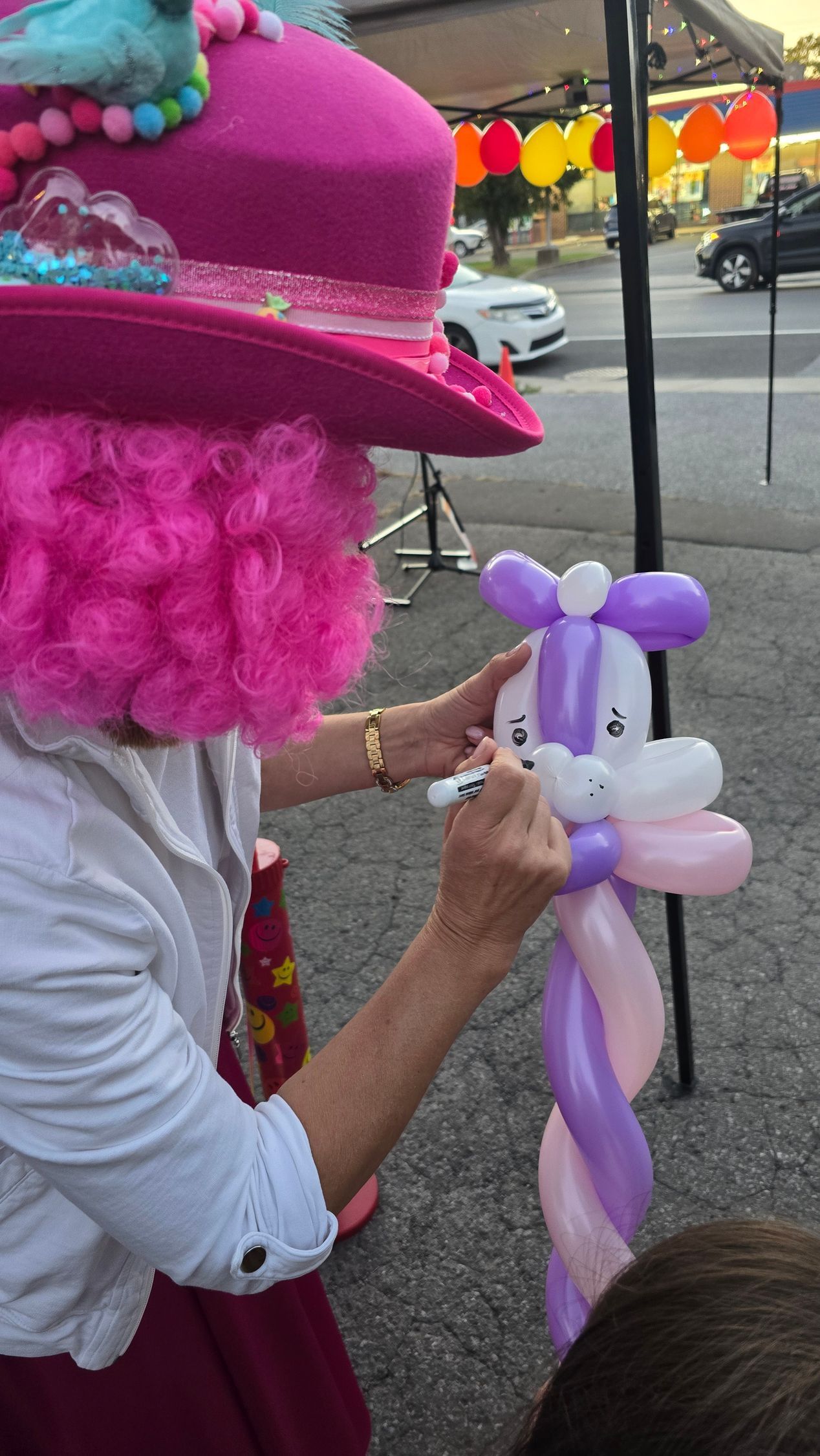 Balloon twisting