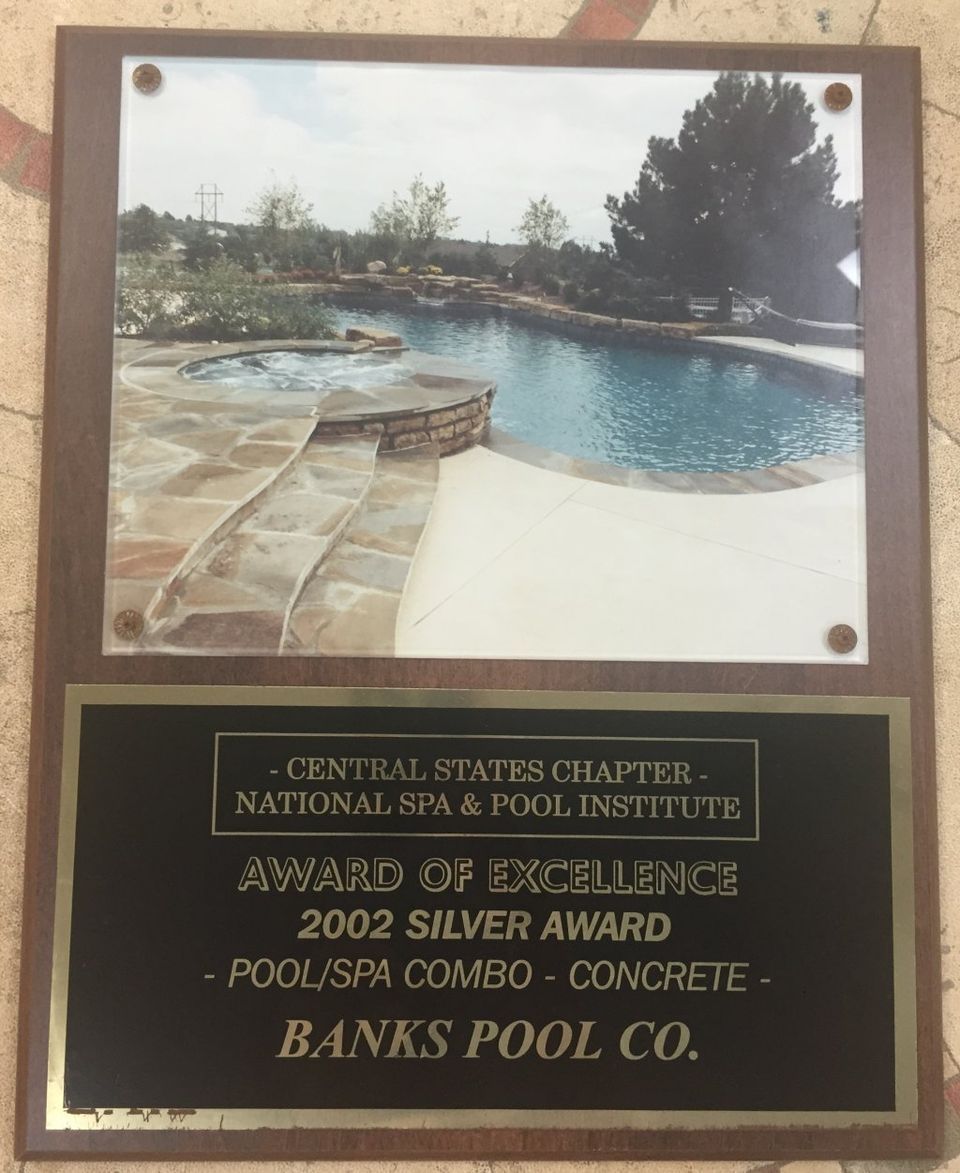 2002 Silver Award — Stilwell, KS — Banks Blue Valley Pool