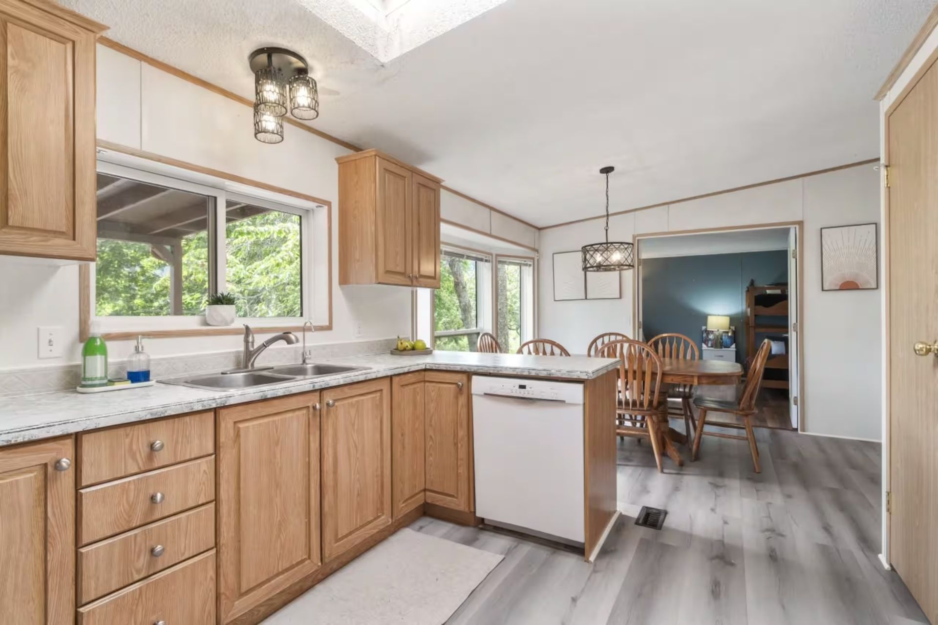 Lakeview House photo 7