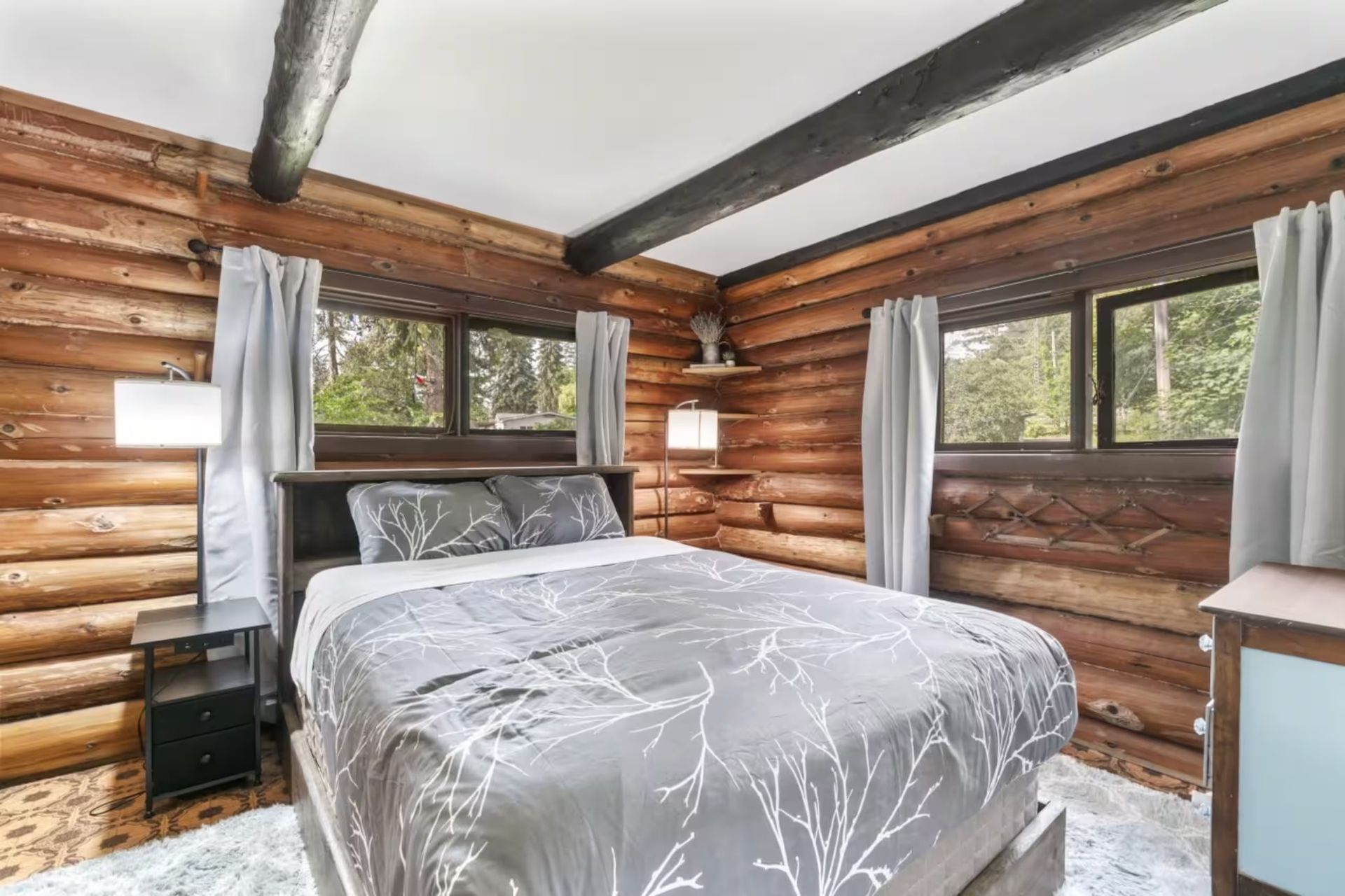 Log House photo 6