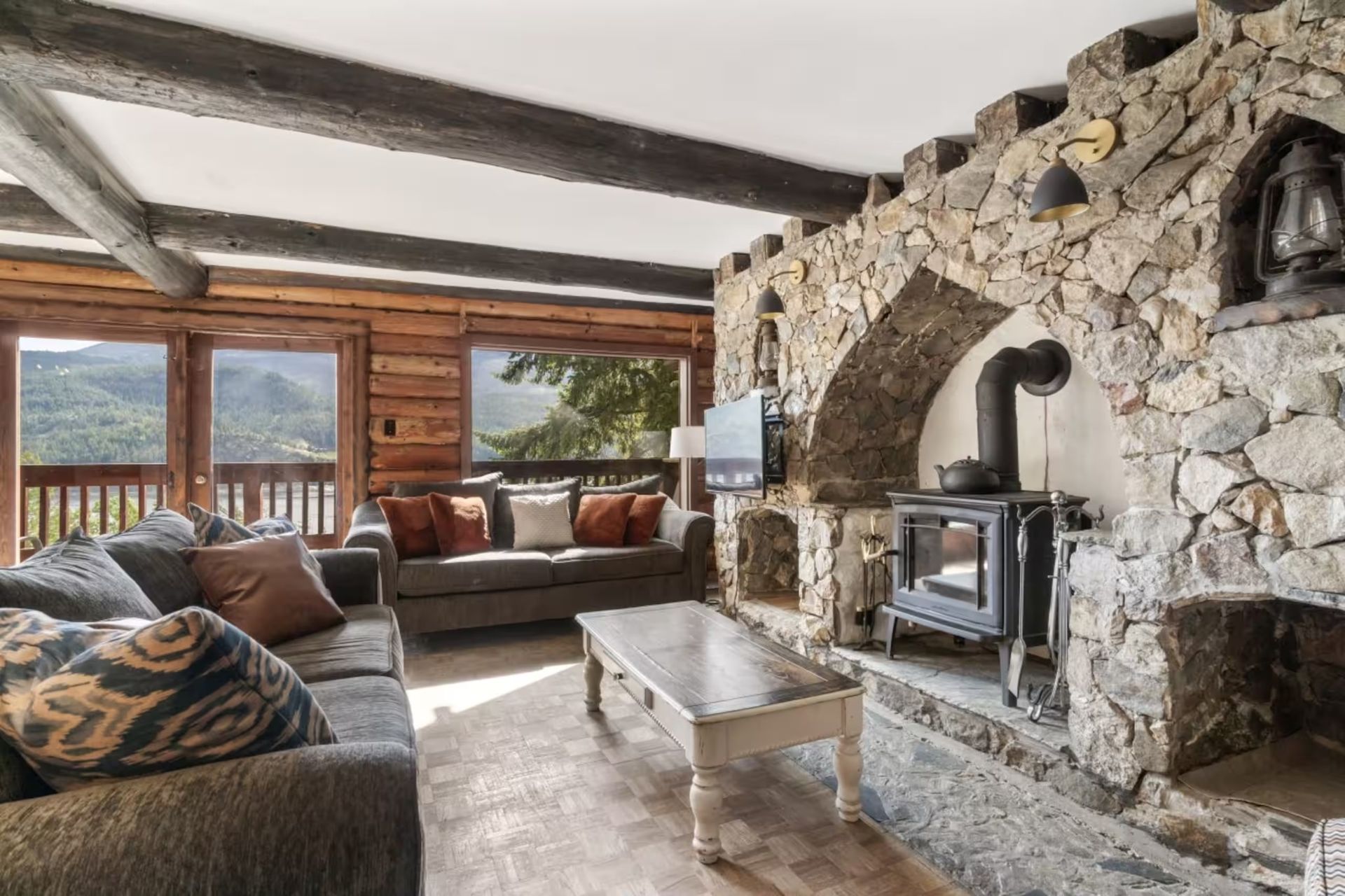 Log House photo 12