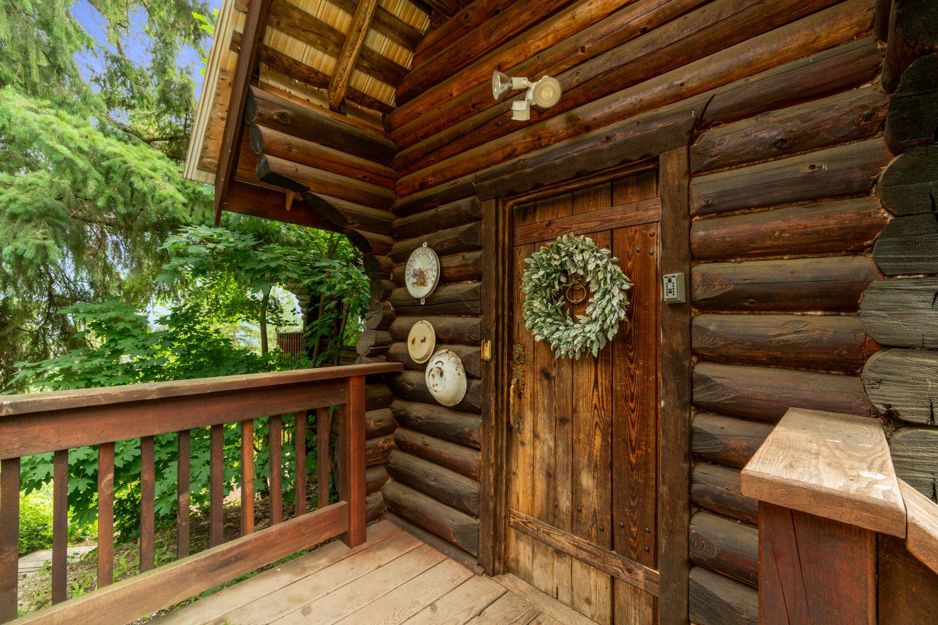 Cozy Cabin 1 exterior