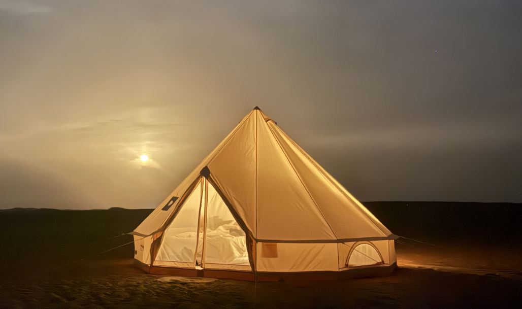 When is the best time for glamping in the UAE