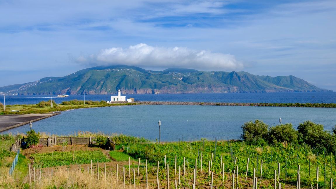panorama salina isole Eolie