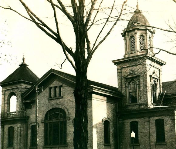 Picture of the First Congregational Church in Hartford, WI from the late 1800's before the second tower was demolished. 