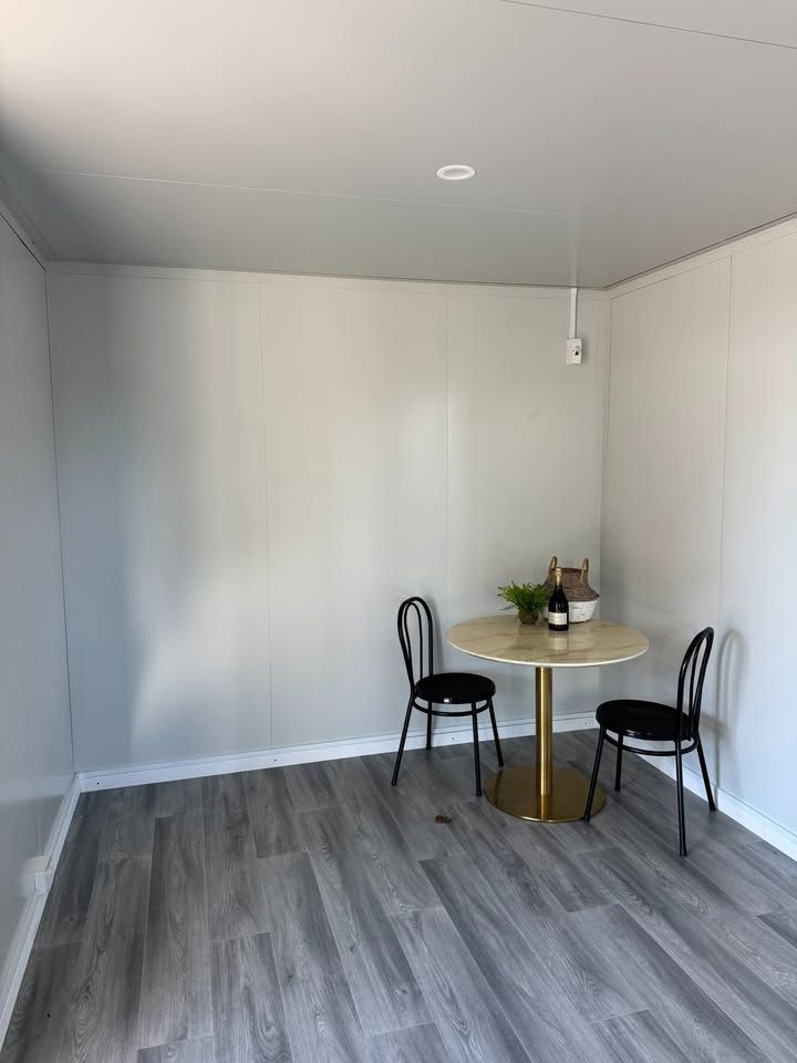Bright Empty Room With Gray Floors — 6x3 Accommodation Unit