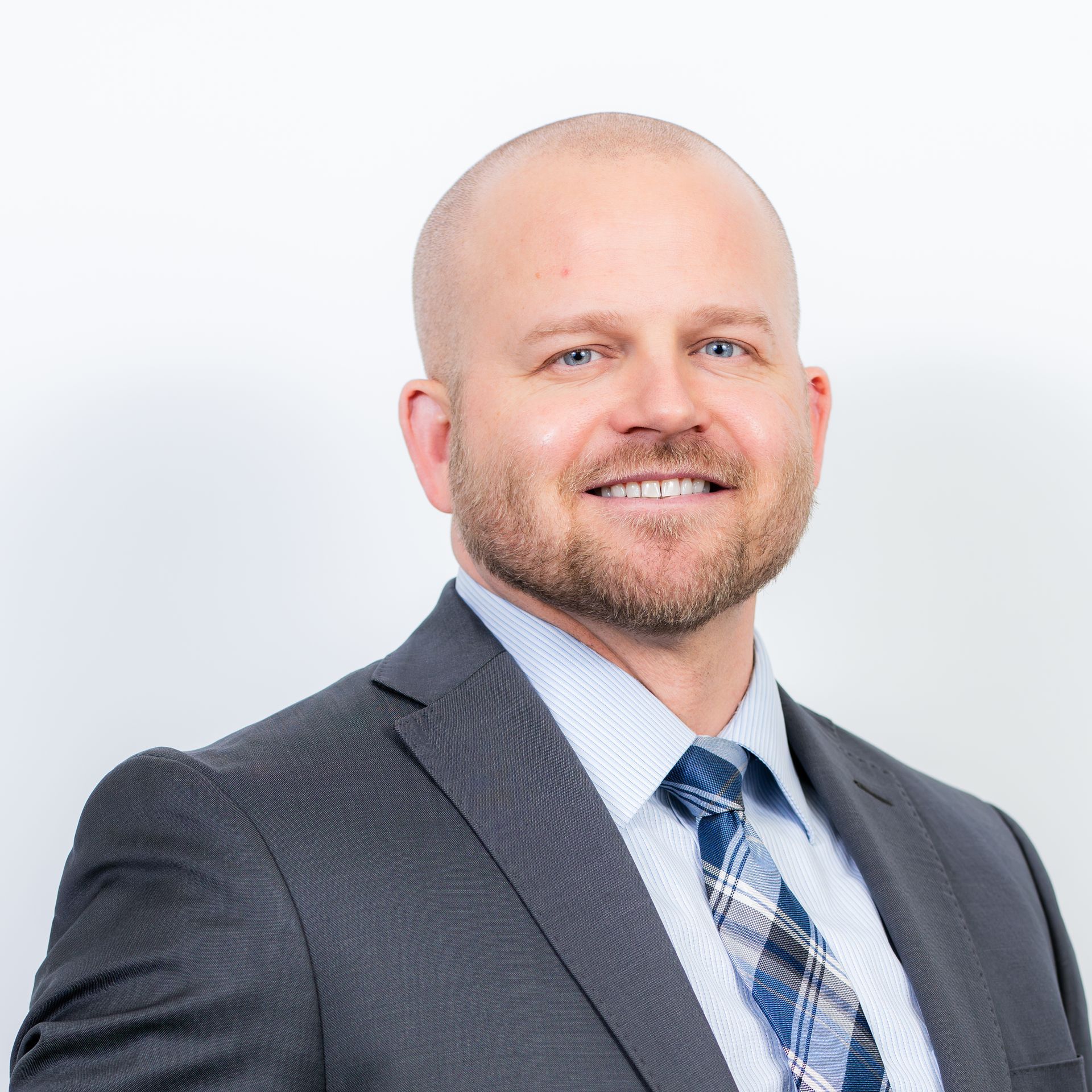 Employee headshot &ndash; manufacturing company