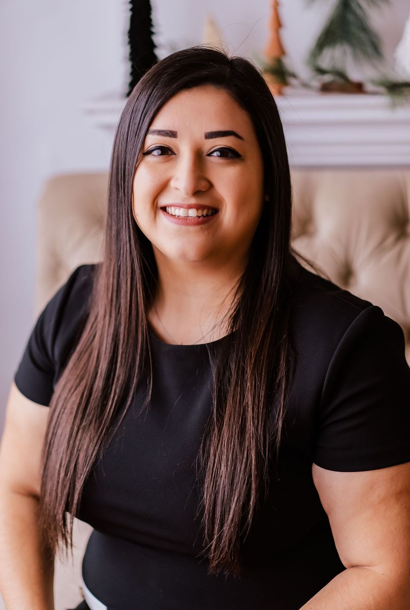Yazmin, Lead Corporate Photographer at Ohio Business Photographer