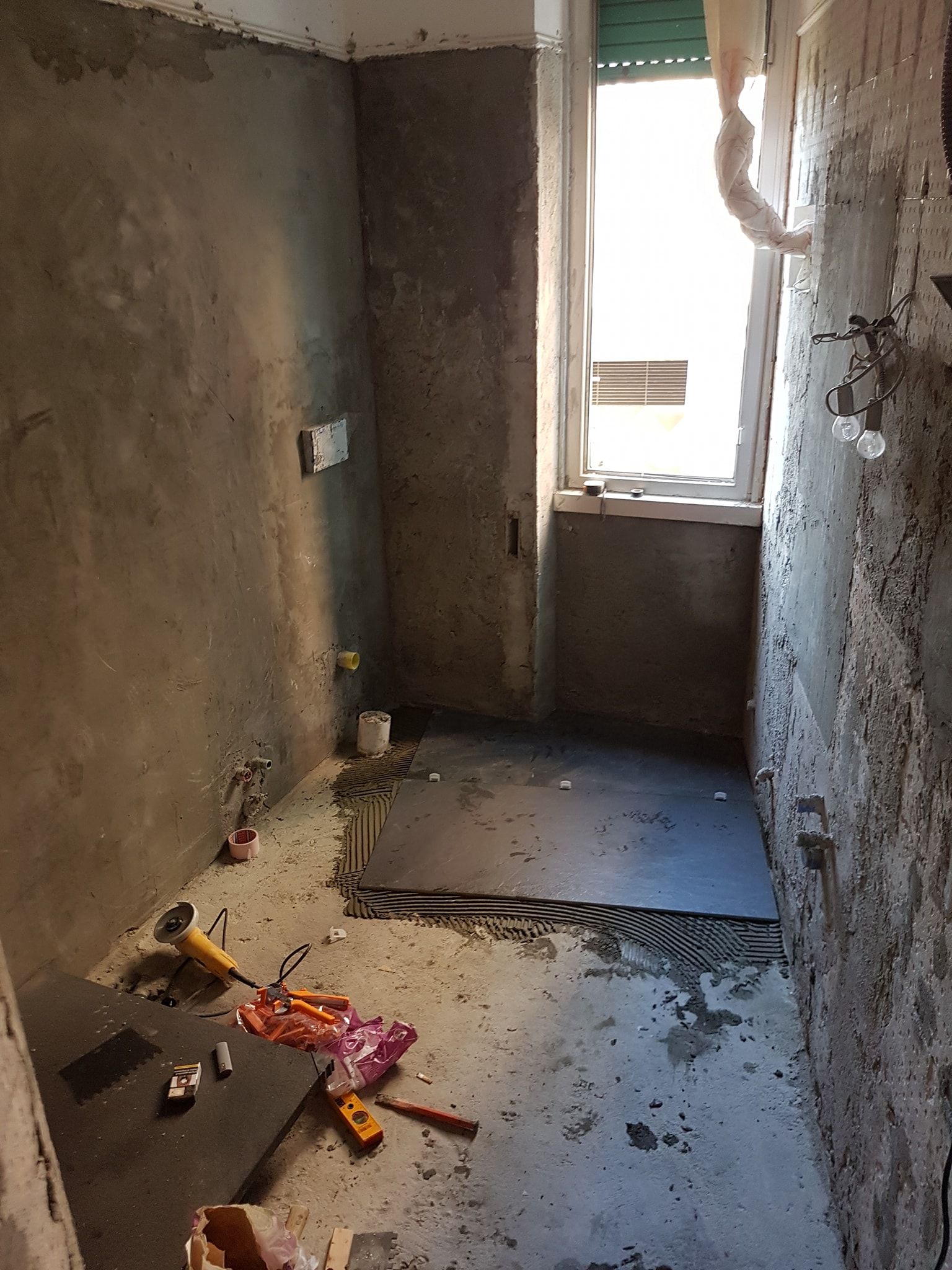 bagno prima della ristrutturazione