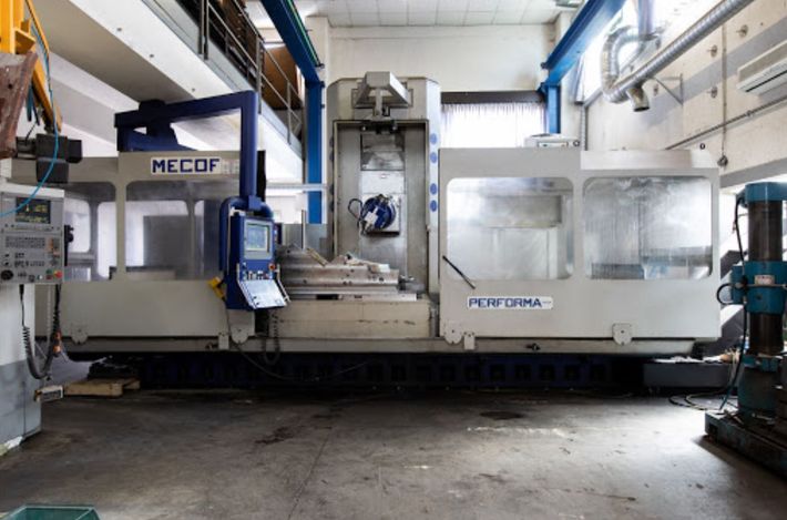 Industrial moulding machinery
