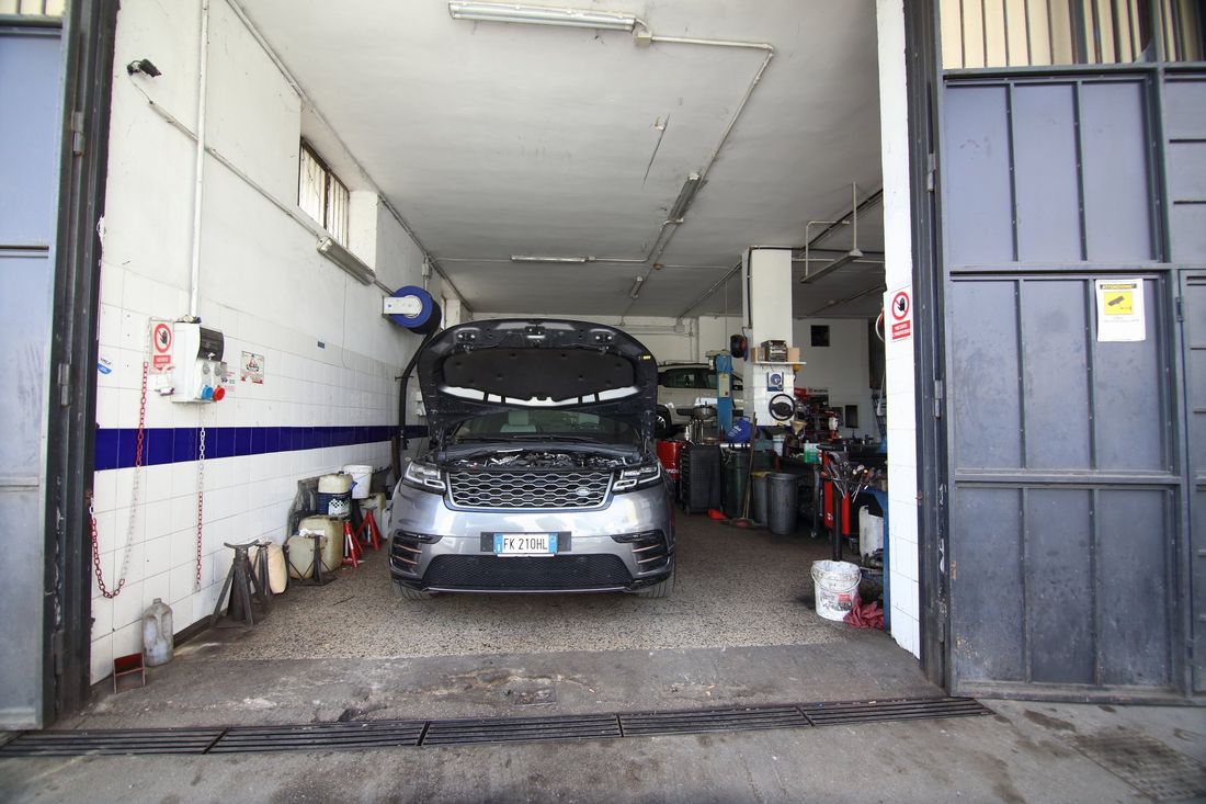 riparazione automobile