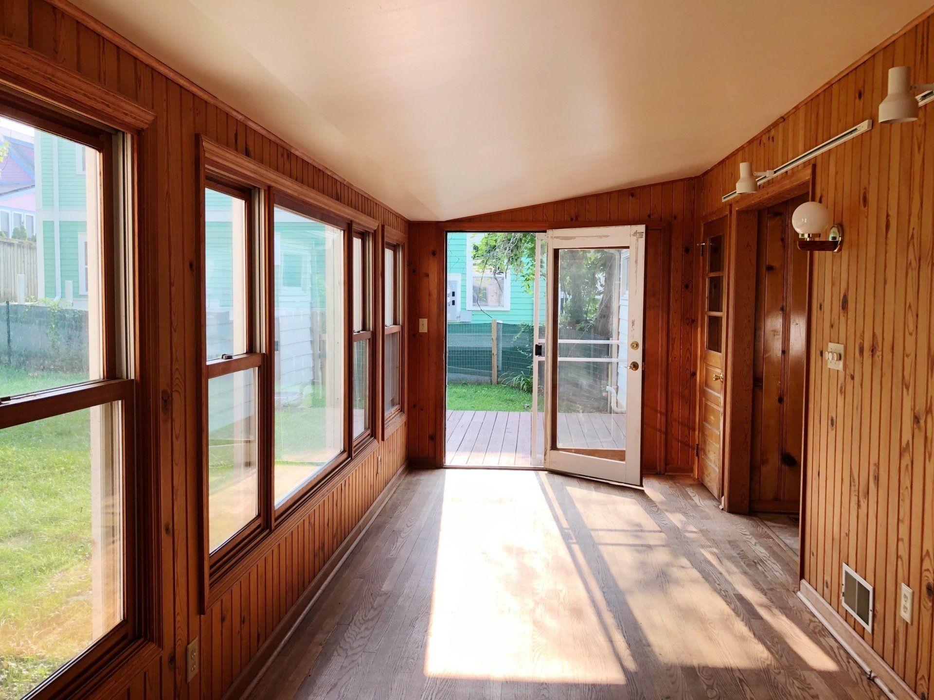 417 E Hillside - exterior