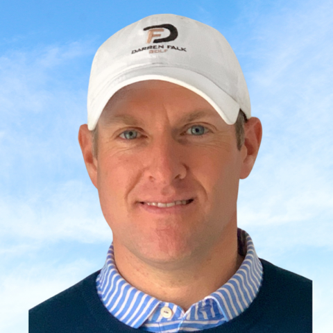 A man wearing a white hat with the letter p on it