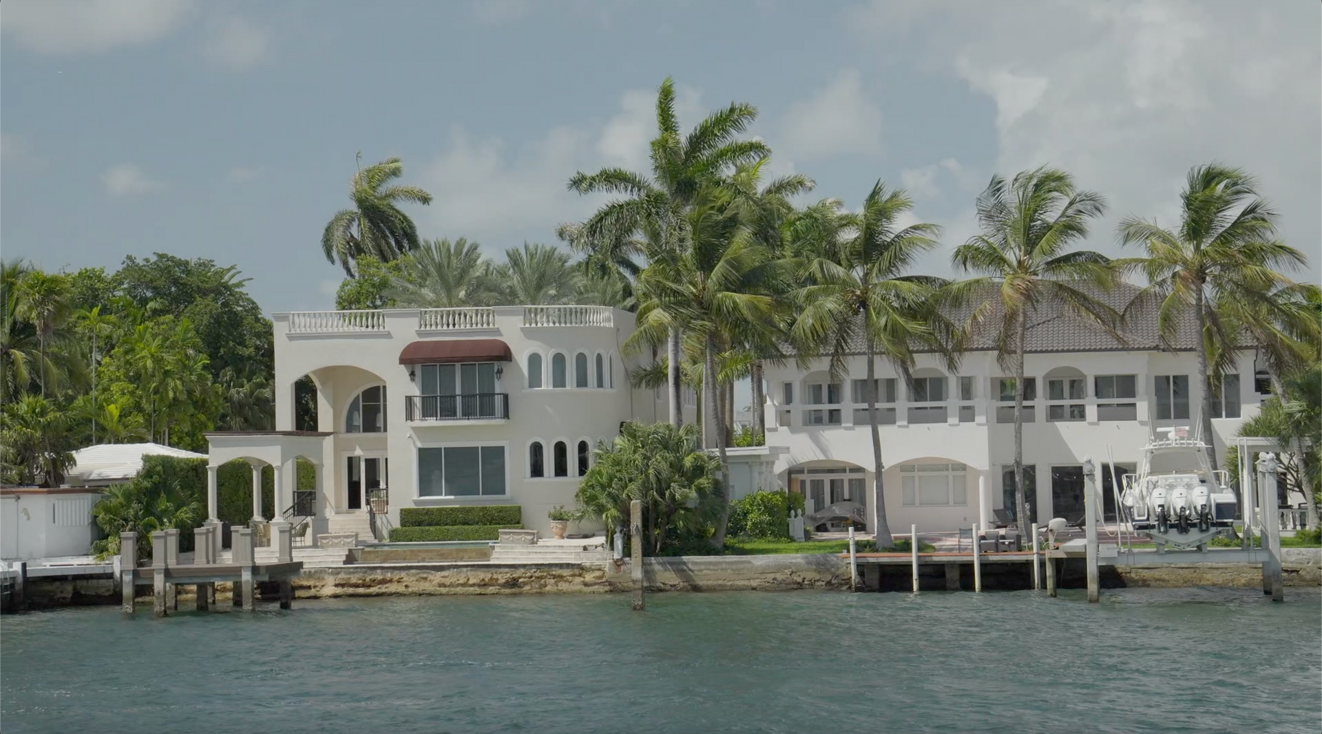 Star island Mansions seen from the boat Tour