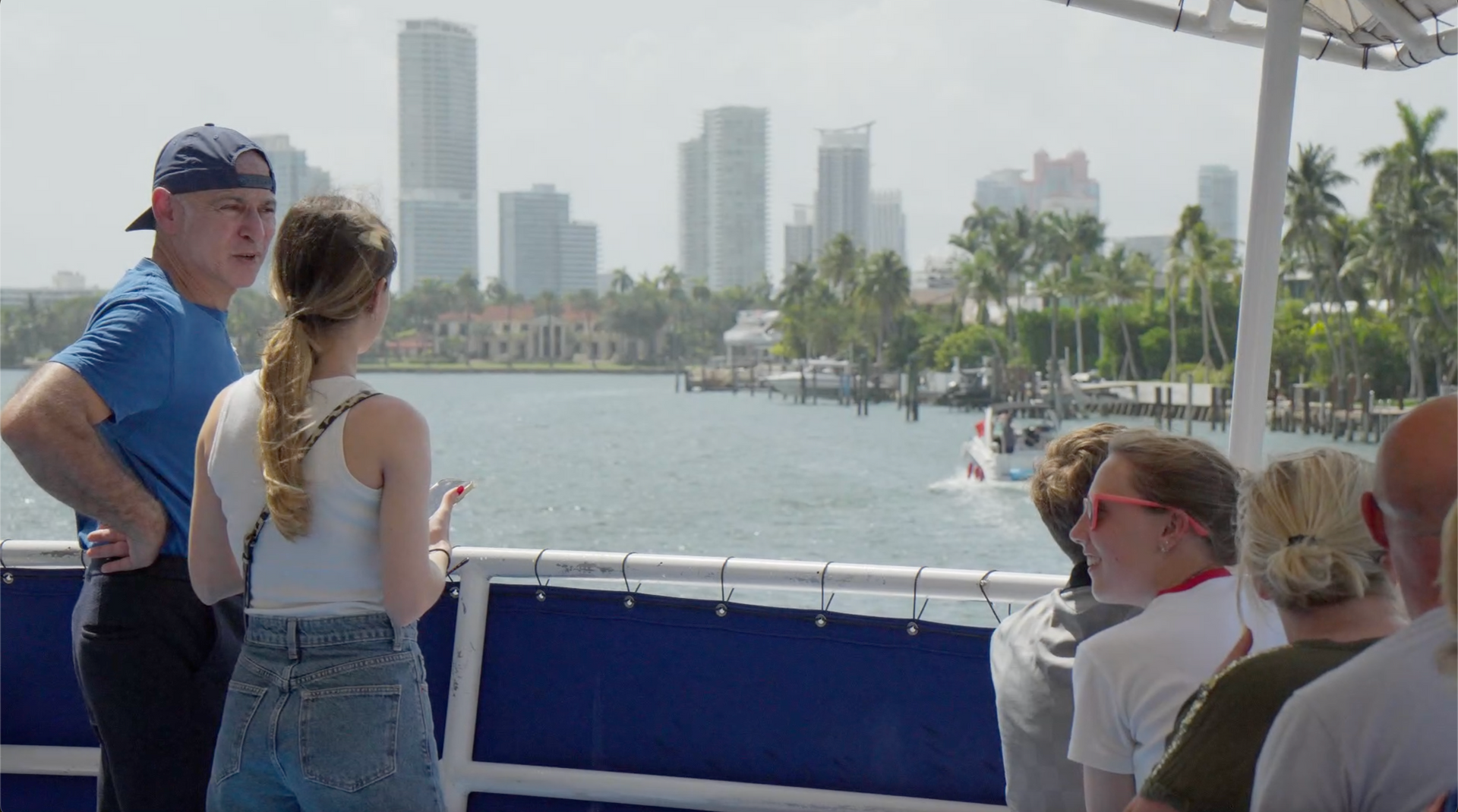 Miami Celebrity Boat tour from Bayside Marketplace, best boat tour in Maimi.