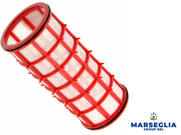 Filtro per l'acqua cilindrico rosso con griglia a maglie bianche.