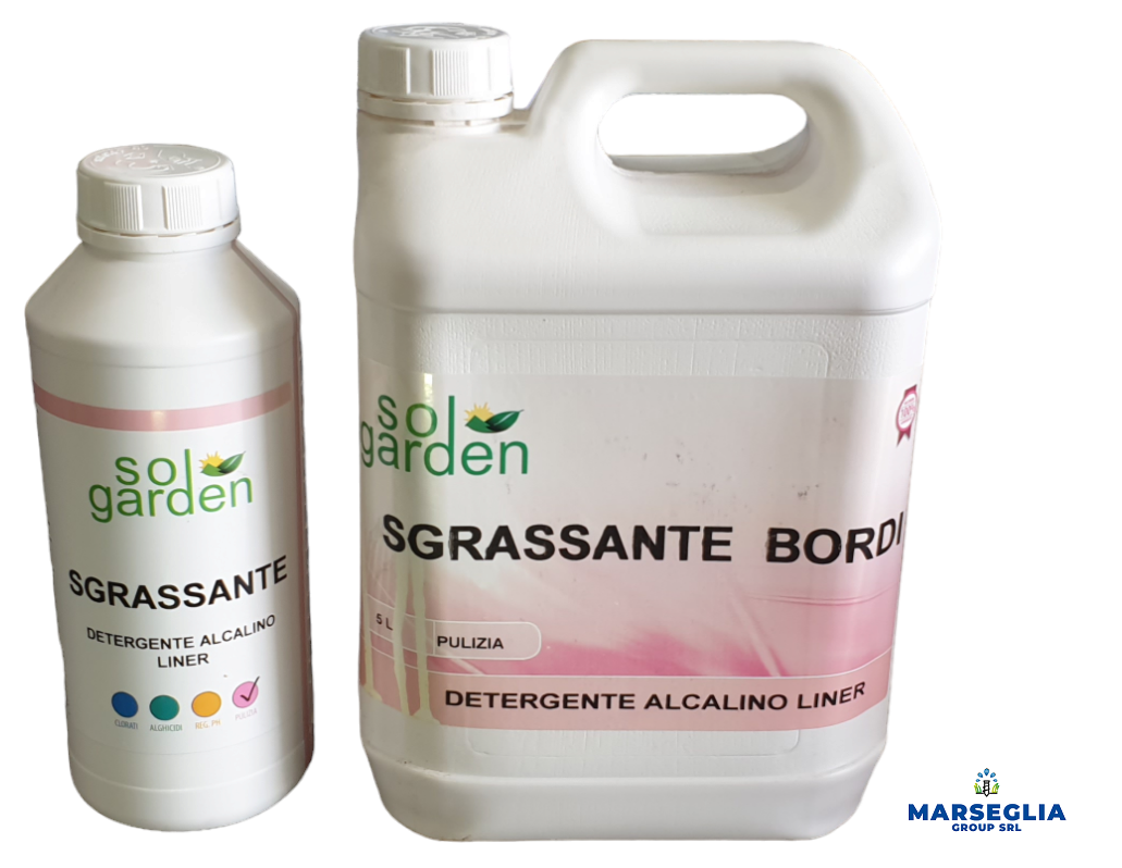 Due bottiglie bianche di sgrassatore 