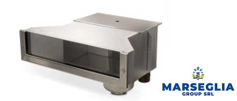 Fontana in acciaio inox con finestra di visualizzazione rettangolare in vetro e logo Marsegia Group SRL.
