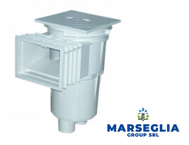 Skimmer per piscina di colore bianco, con parte superiore quadrata e apertura rettangolare, con logo 