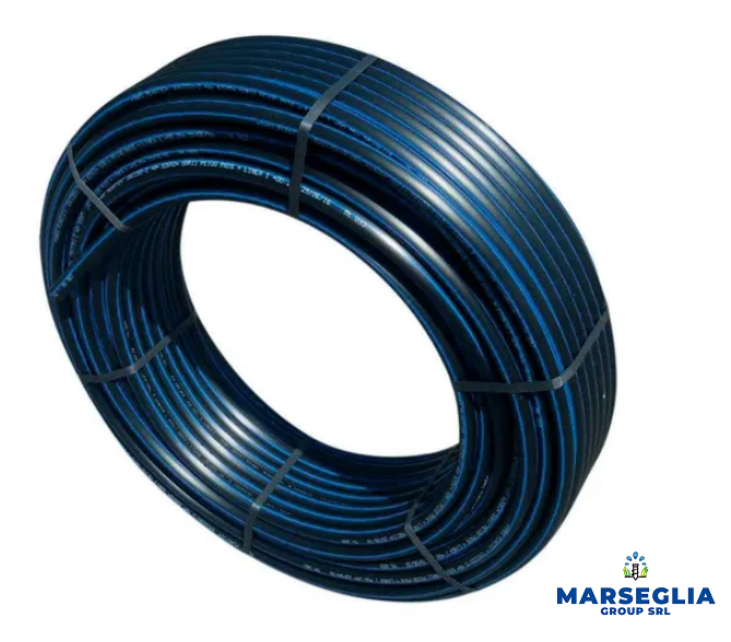 Bobina di tubo in polietilene nero, legato con fascette, recante il logo Marsegia Group SRL.