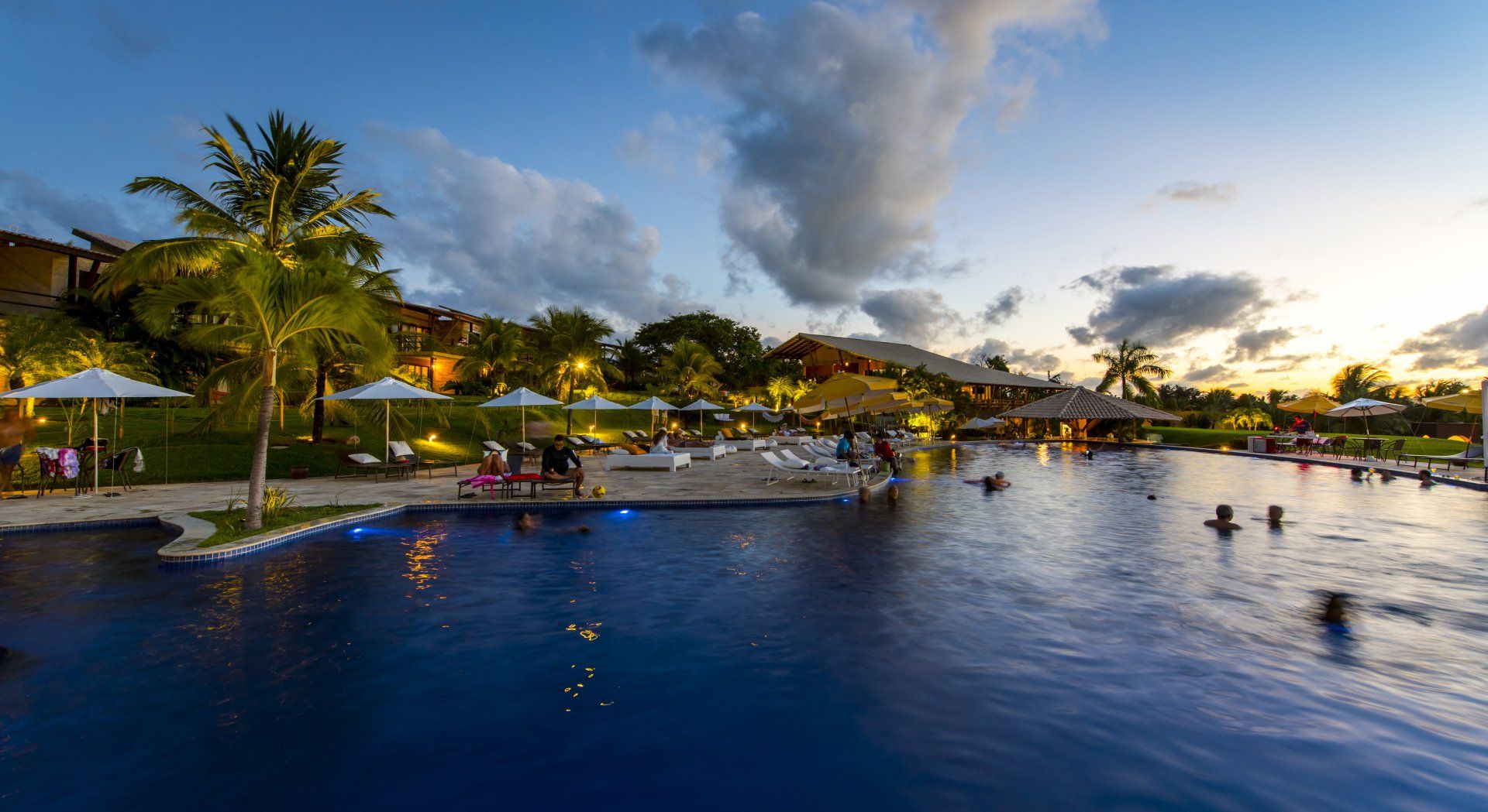 Piscinas e Bar Molhado | Pipa Lagoa Hotel