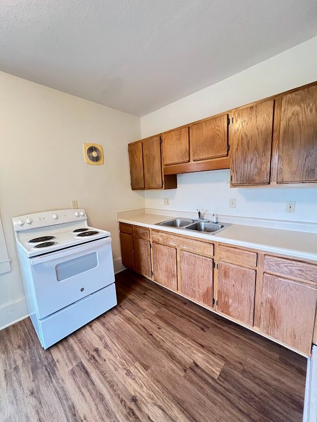5212 Lincoln Way interior