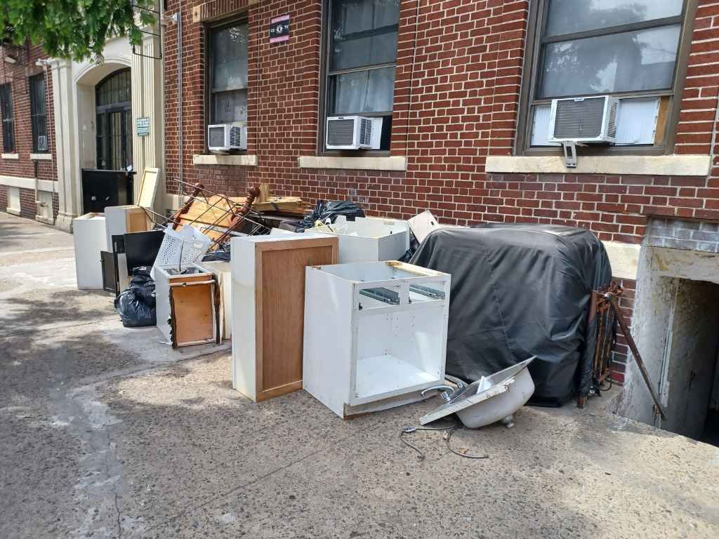 curb side junk removal services