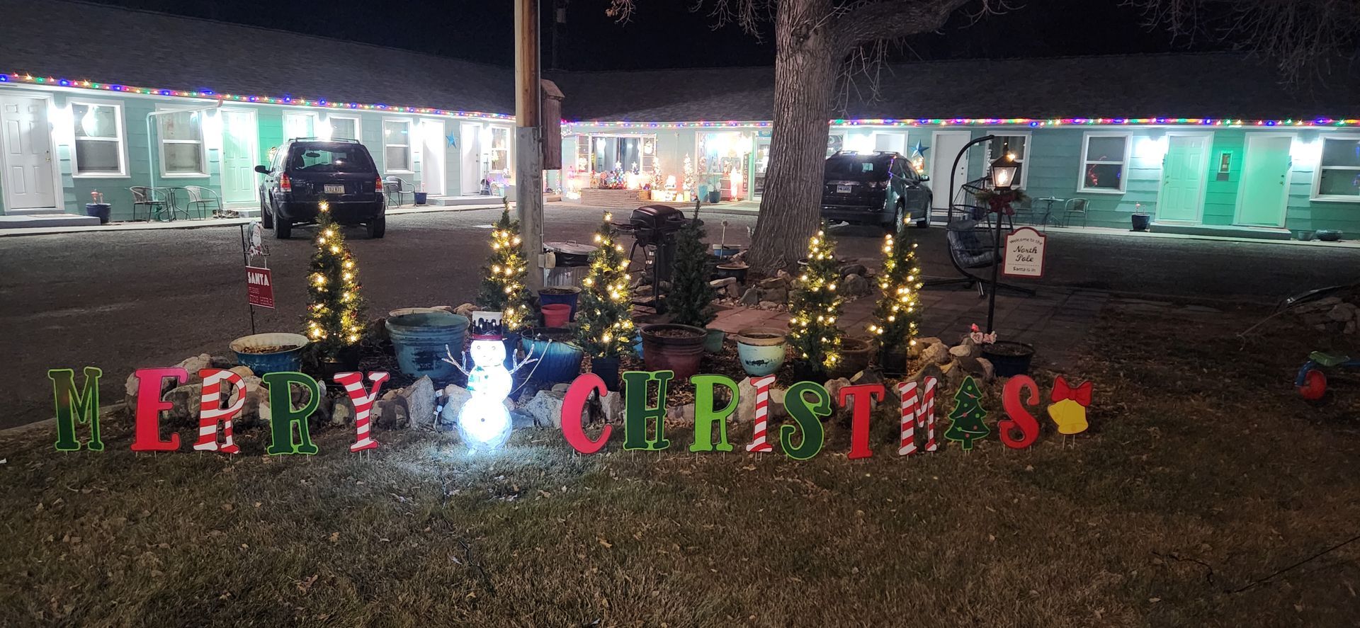 Merry Christmas at Sage Motel in Greybull Wyoming. Near and Close to Yellowstone, Cody Wyoming, Big Horn Mountains. 