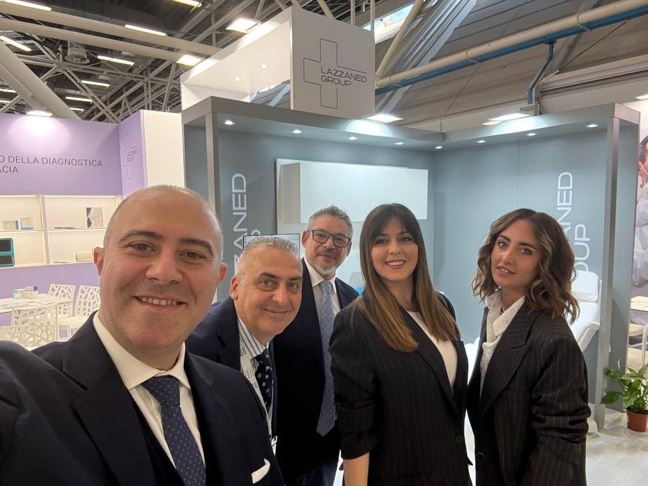 Consulente con farmacista in ufficio professionale