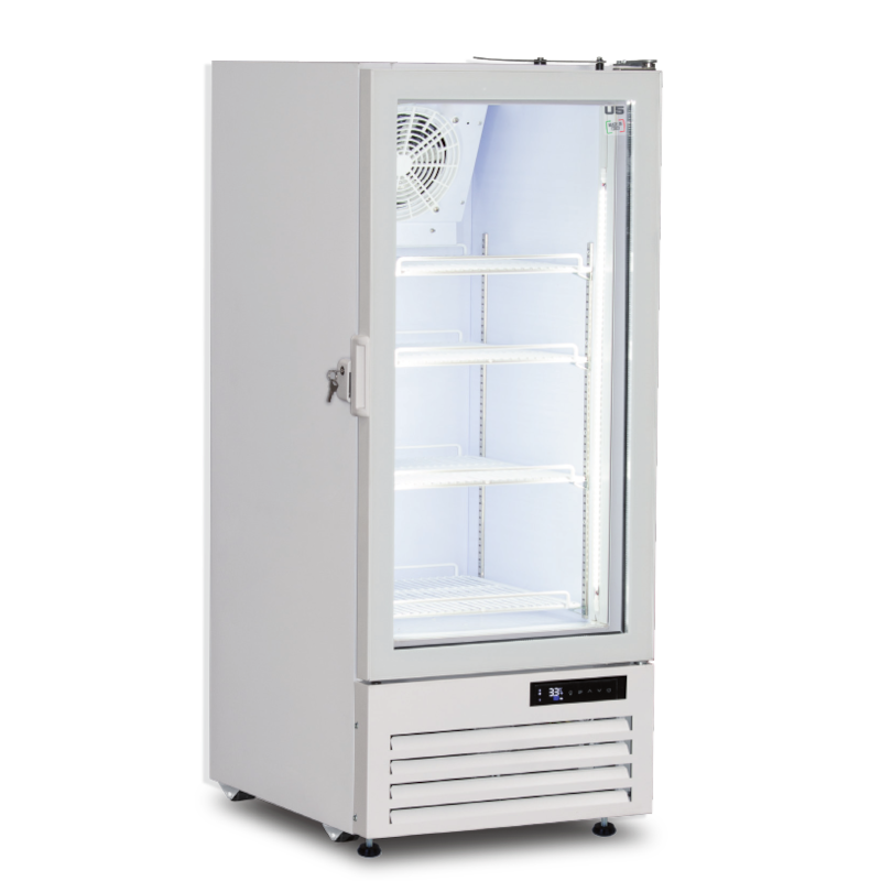Frigorifero da laboratorio o vetrina refrigerata con porta in vetro bianco su sfondo neutro