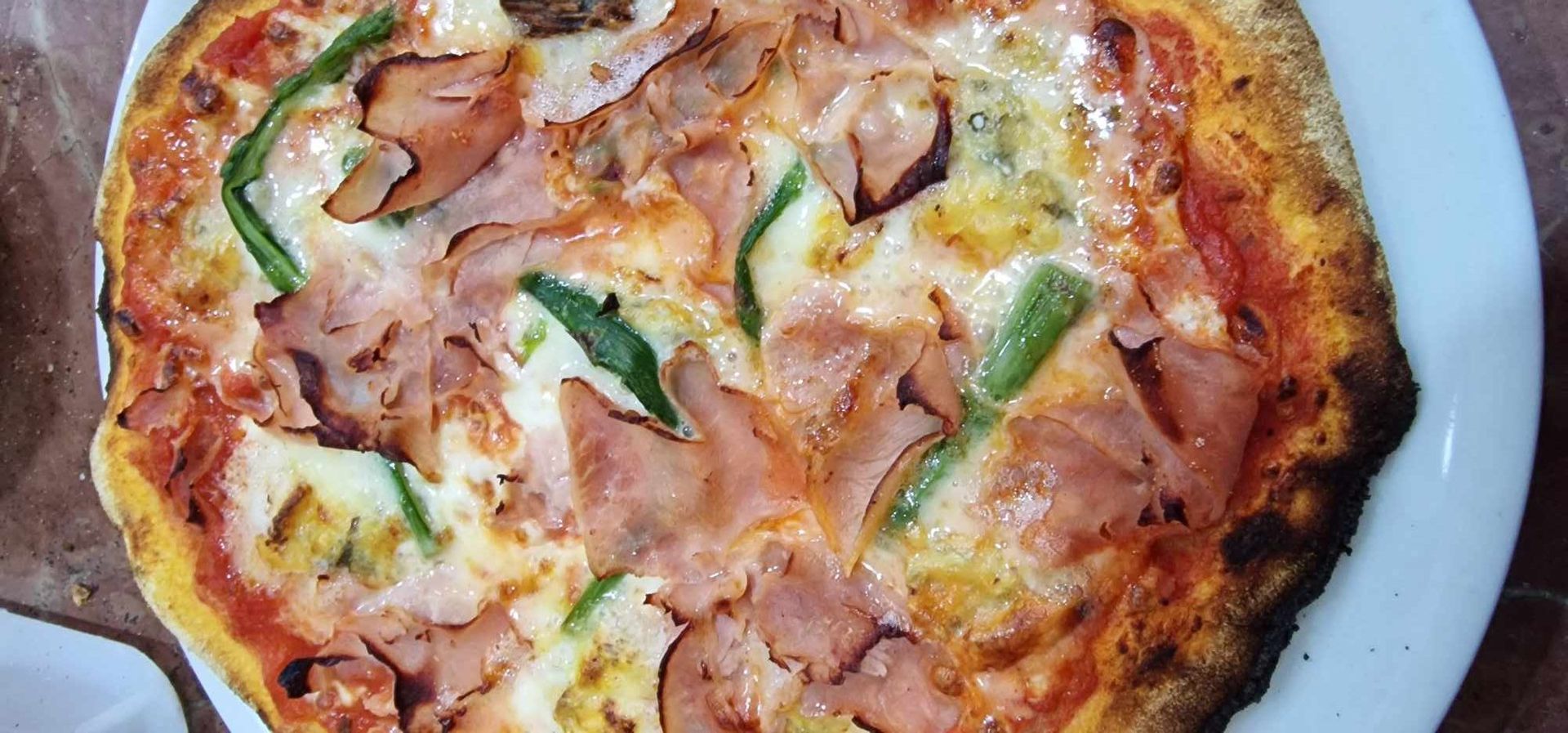 pizza prosciutto e zucchine