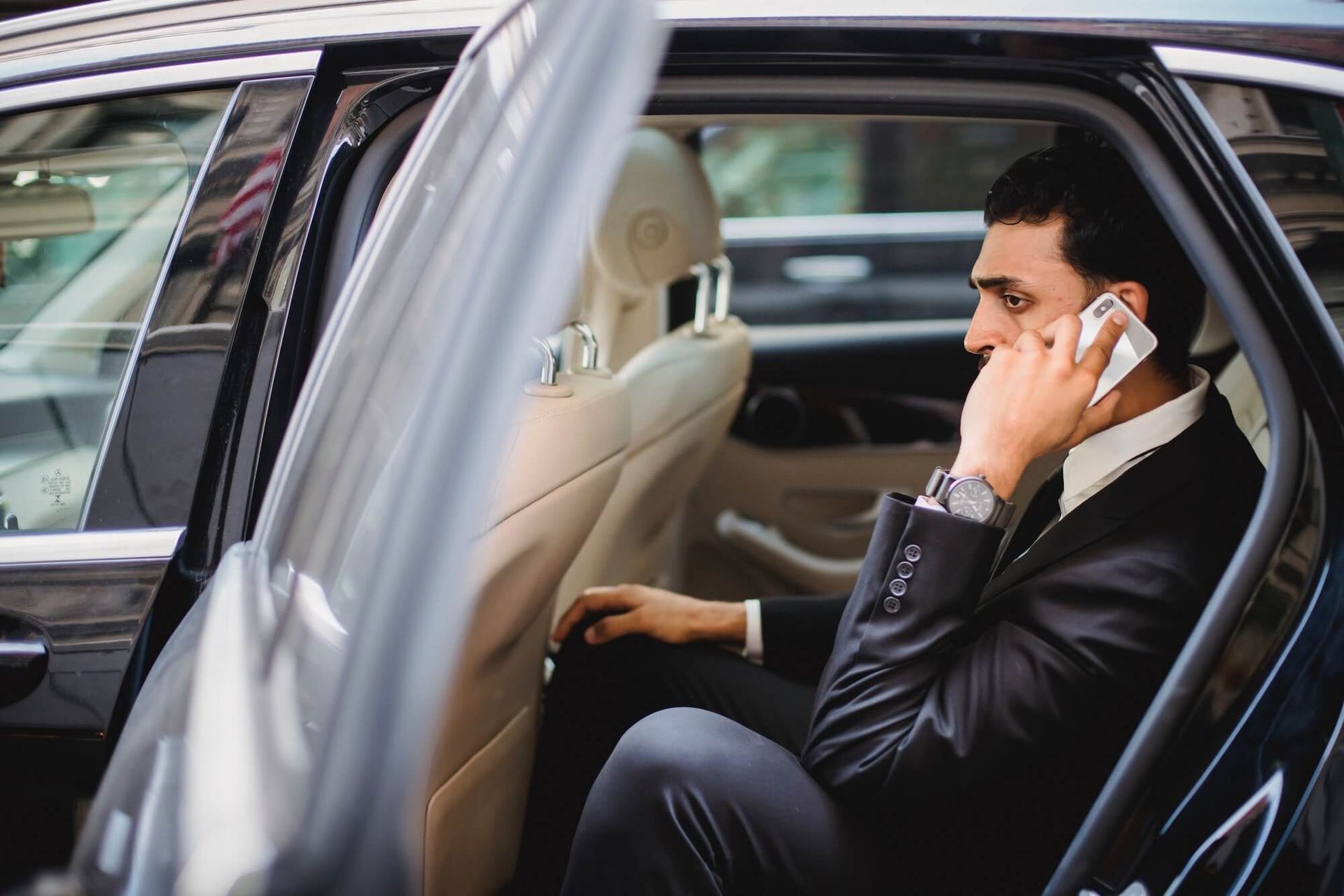 Chauffeur town car service near me