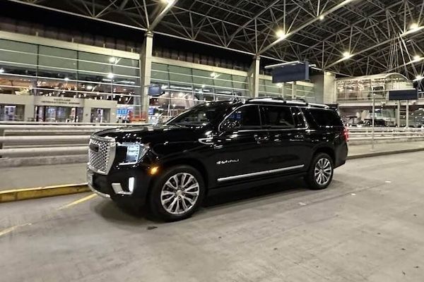 top rated chauffeur town car transportation Tigard