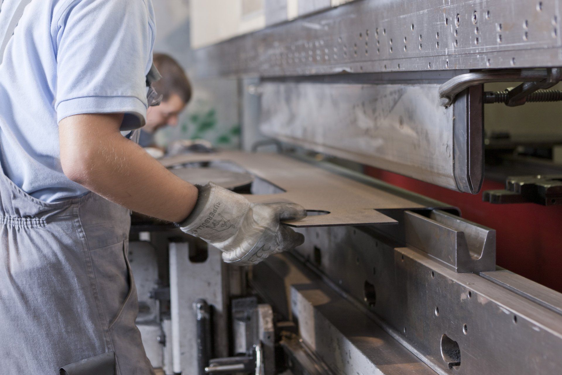 Blechtechnik Koller - Umformen Gesenkbiegemaschine Beyeler