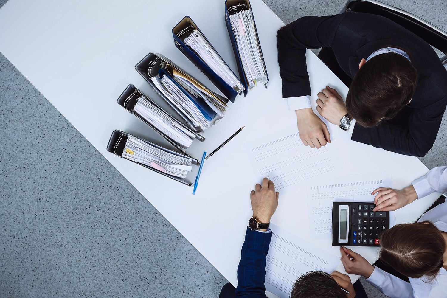 accountant advising on IR35 compliance
