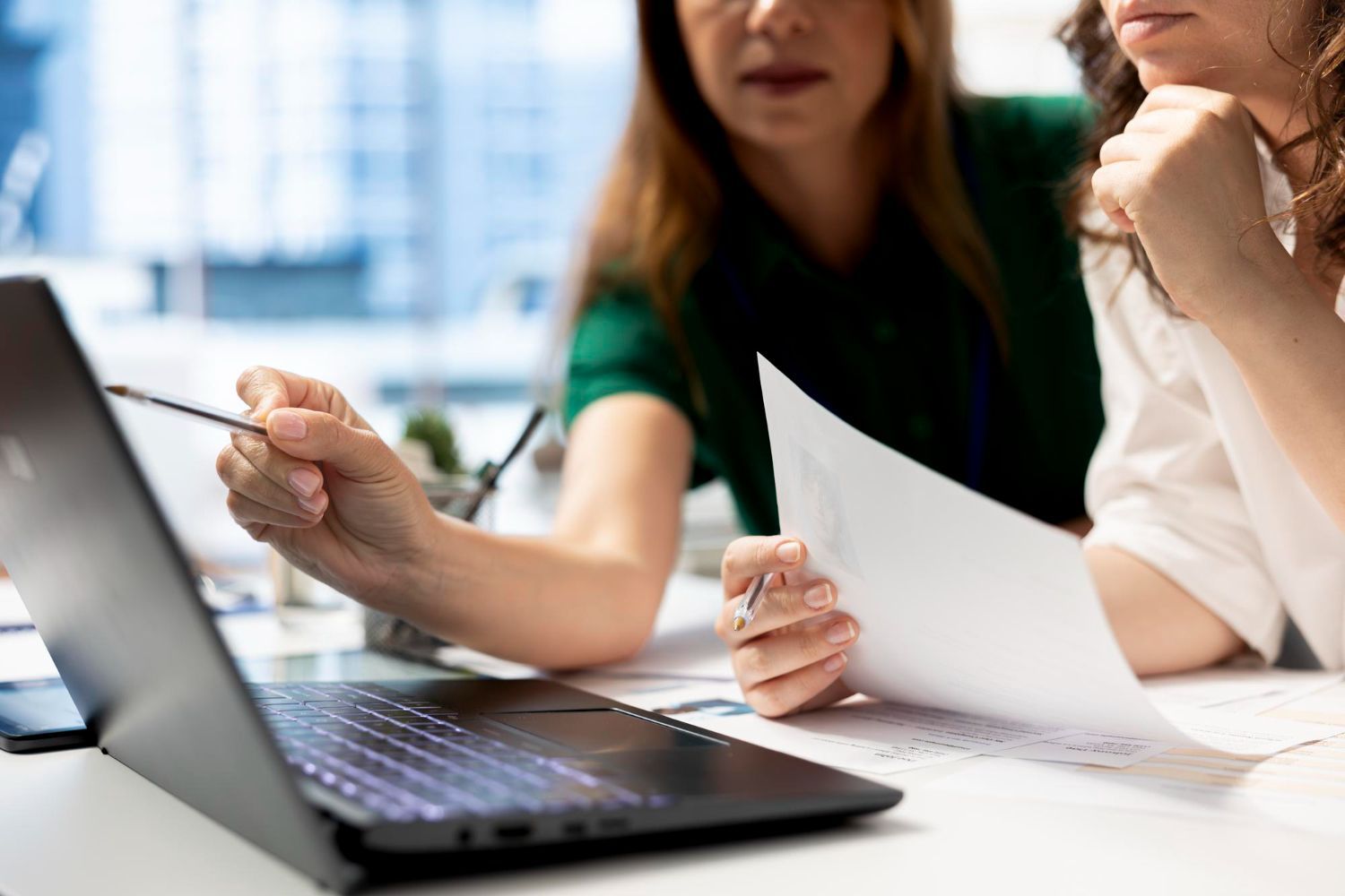 accountant advising on IR35 compliance