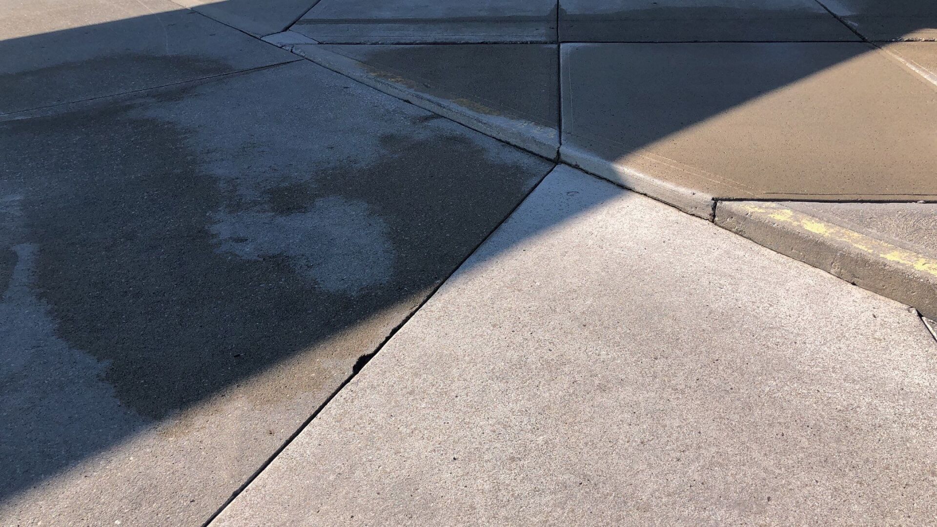Commercial concrete cleaning — Dublin, OH — Elite Softwash