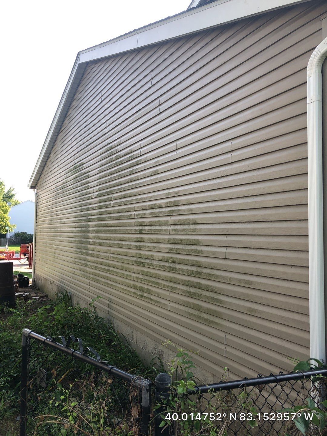 House washing vinyl siding — Dublin, OH — Elite Softwash