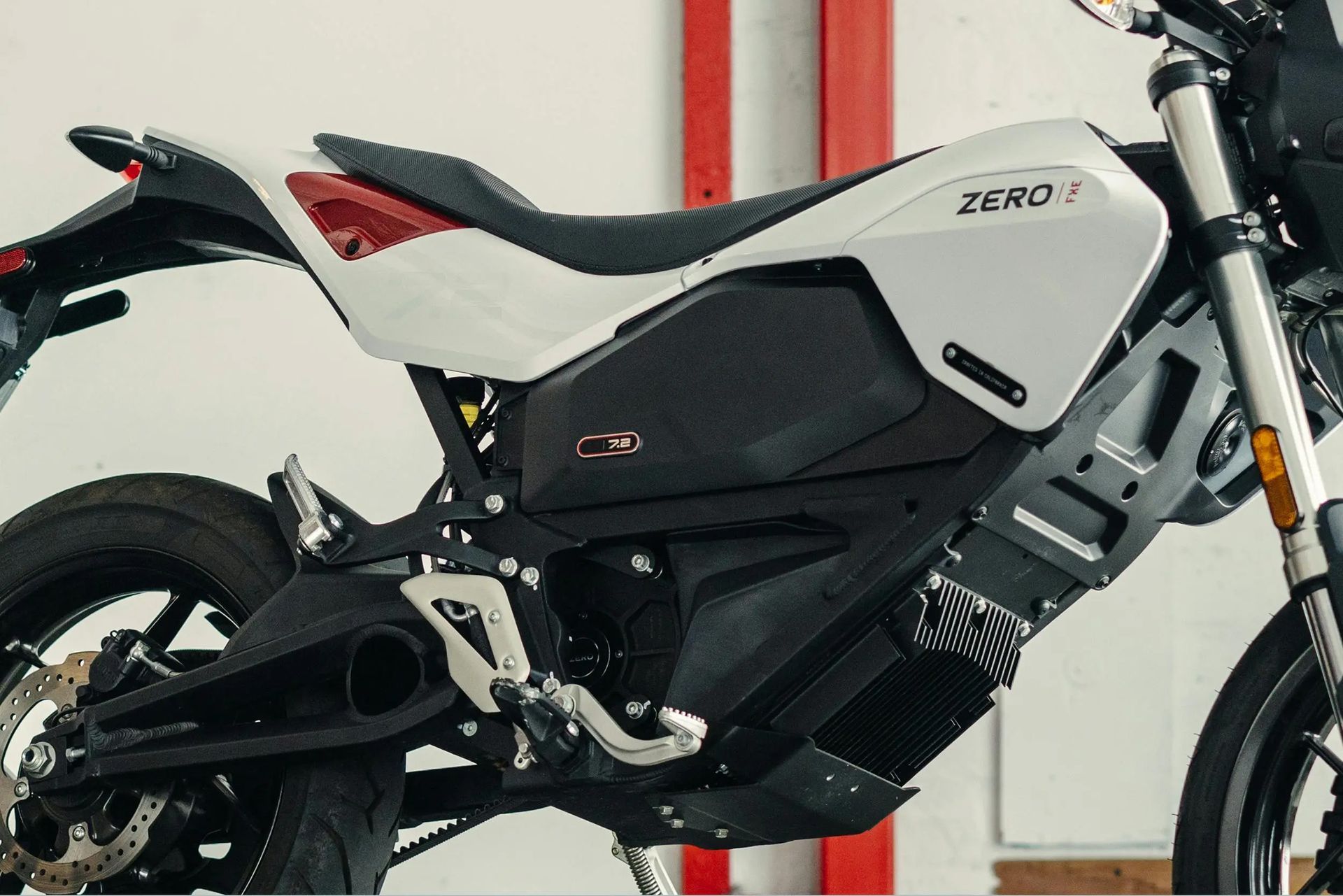 Zero Motorcycles - Zero FXE 2025