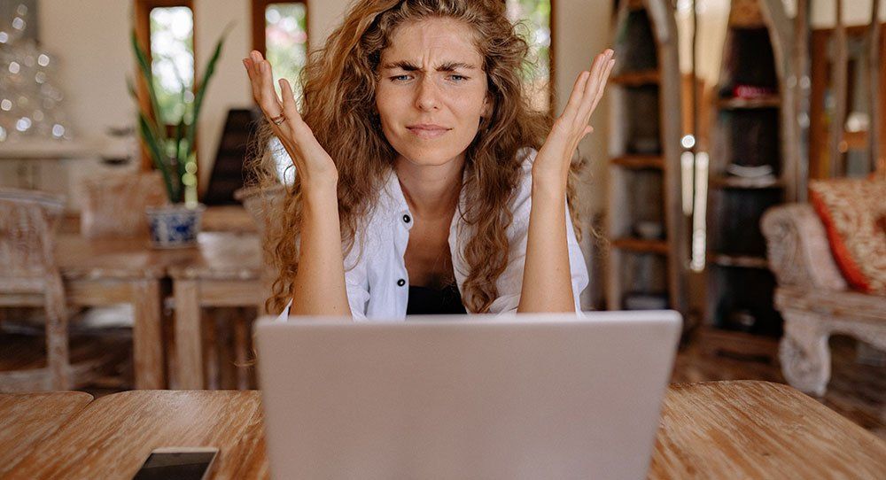a website owner confused about the customer feedback  about her site not working properly