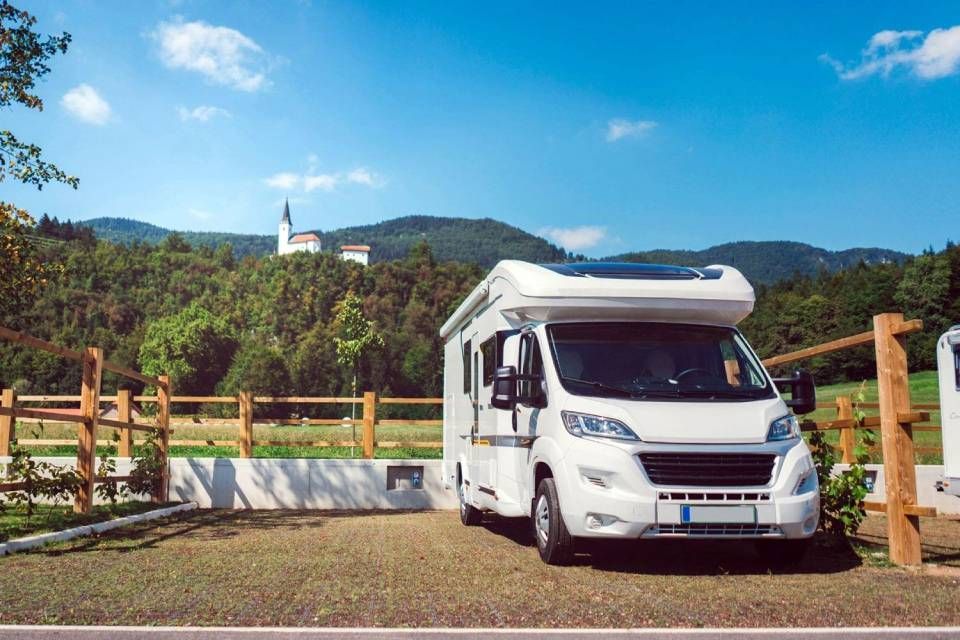 servizio di acquisto di camper usati con pagamento in contanti a Novara