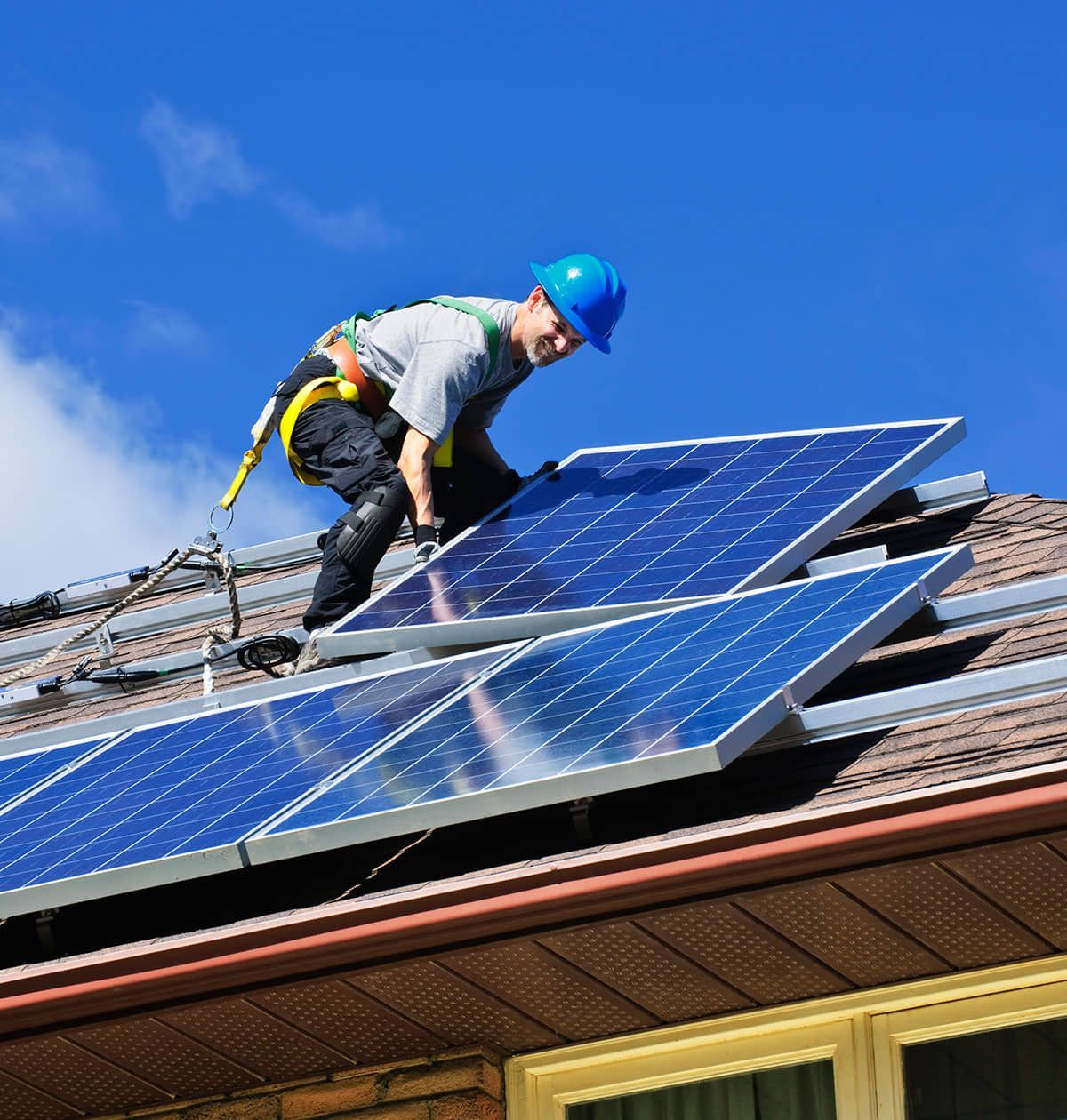 Instalación de paneles solares en Morelos