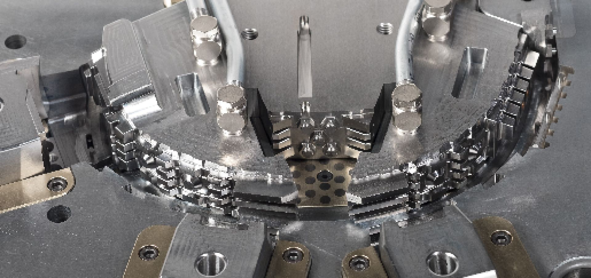 A close up of a machine with a chain on it.