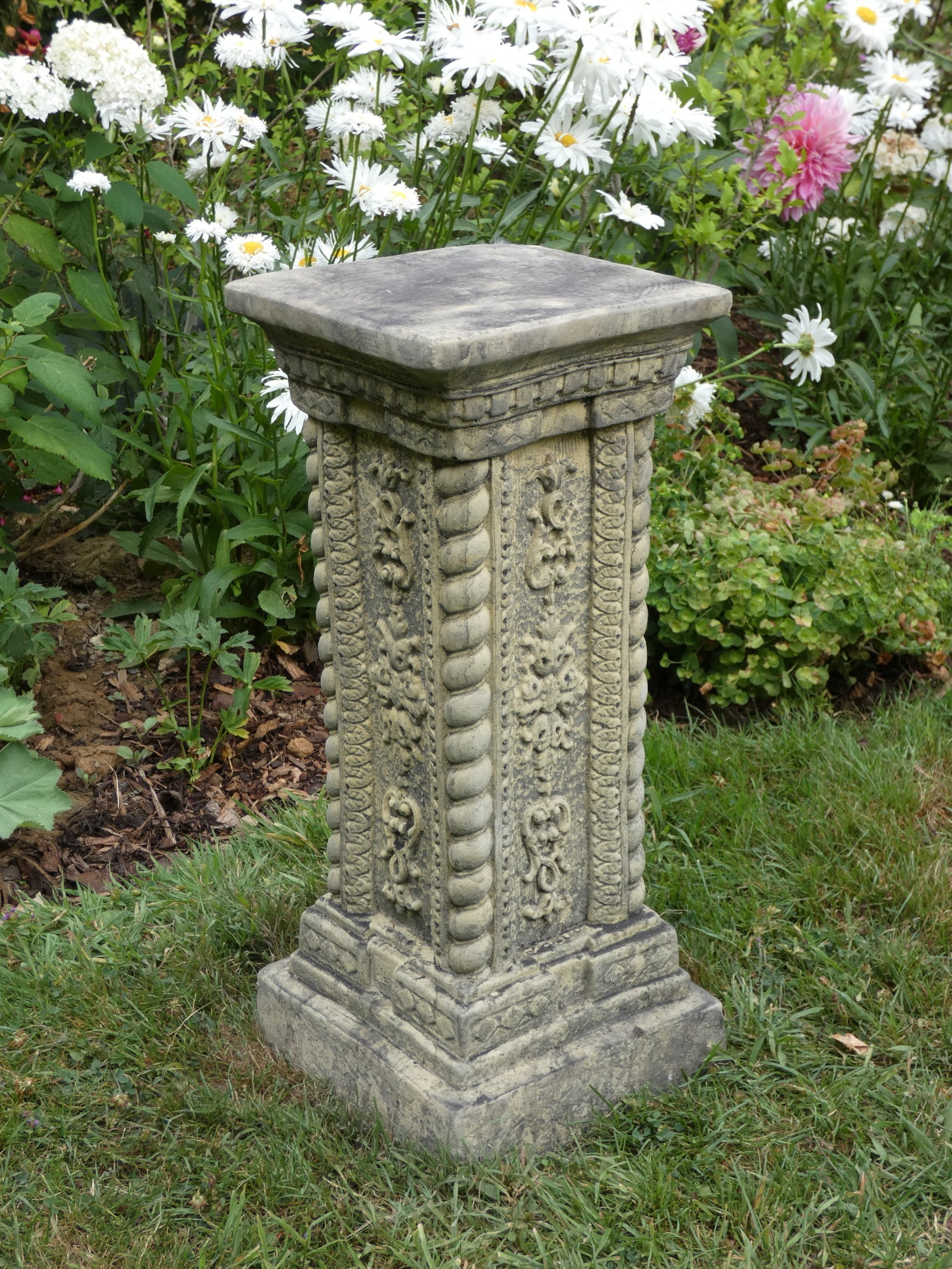 venetian plinth pedestal stone garden statue