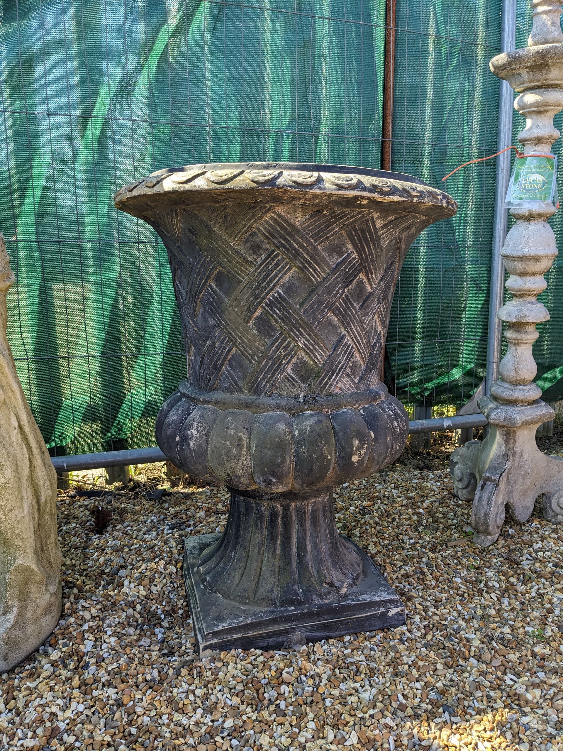 elizabethan vase tub urn planter stone garden statue