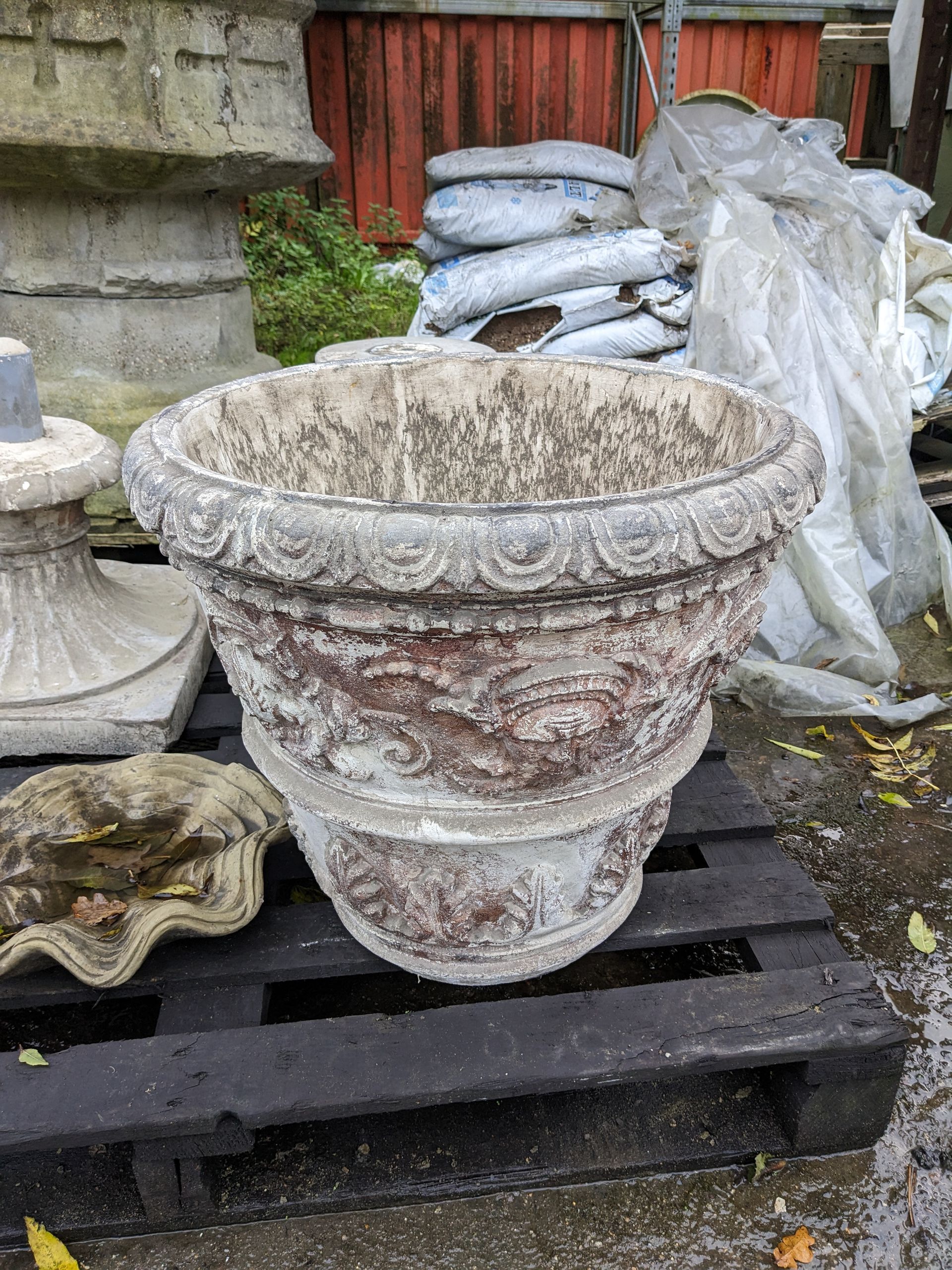roman vase tub urn planter stone garden statue