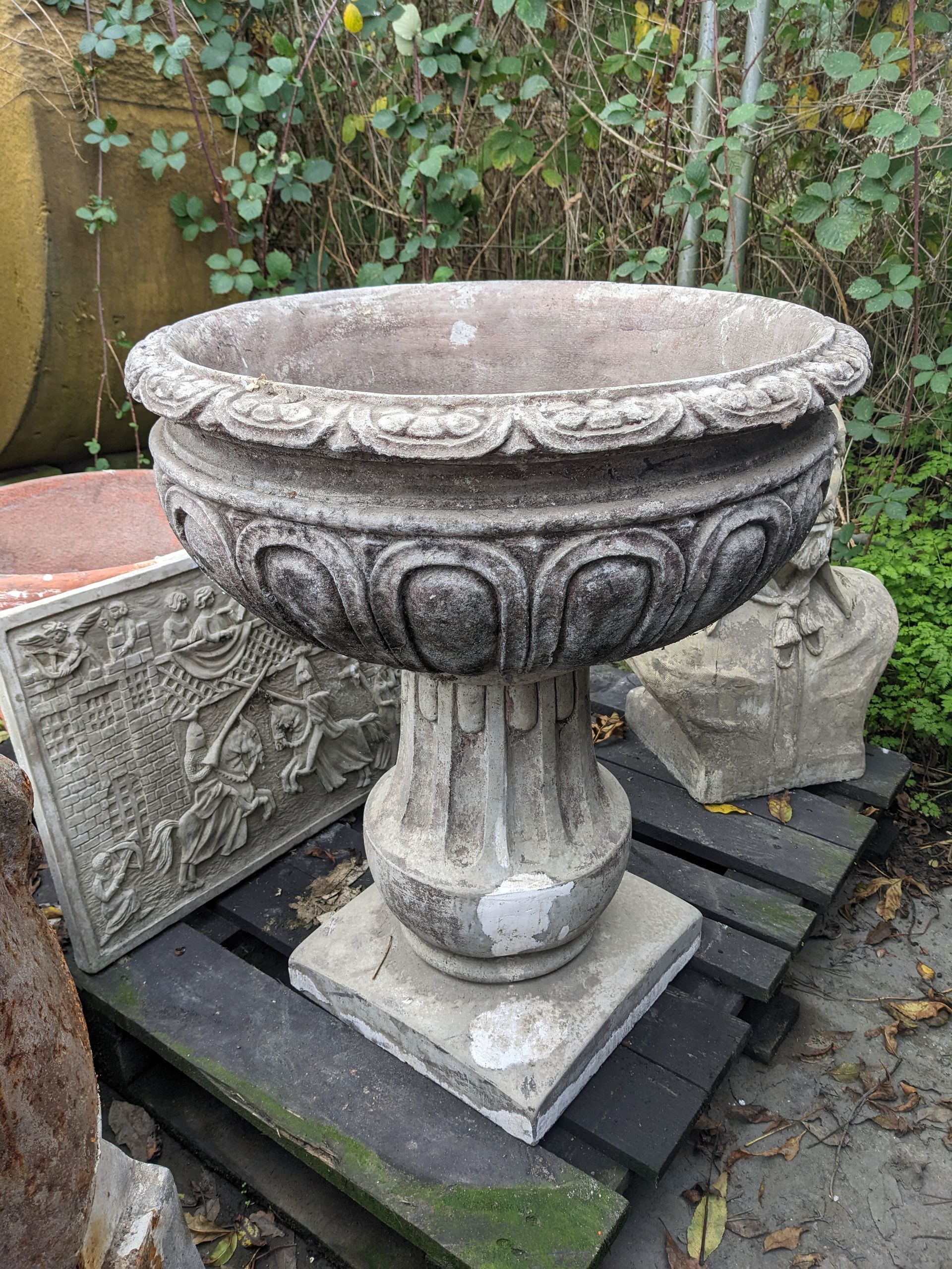 ornate vase tub pot urn on stand stone garden statue