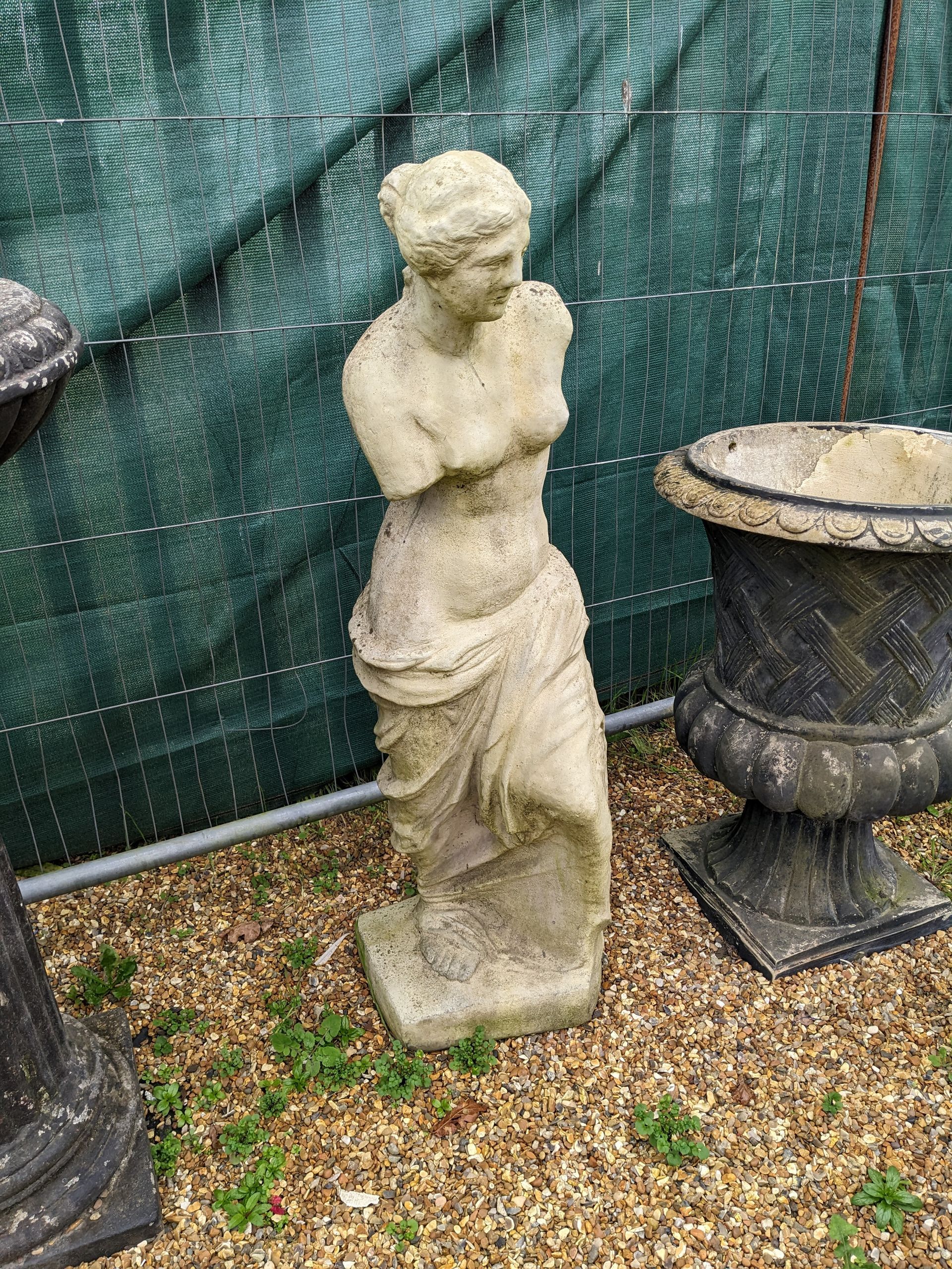 venus de milo armless famous louvre stone garden statue